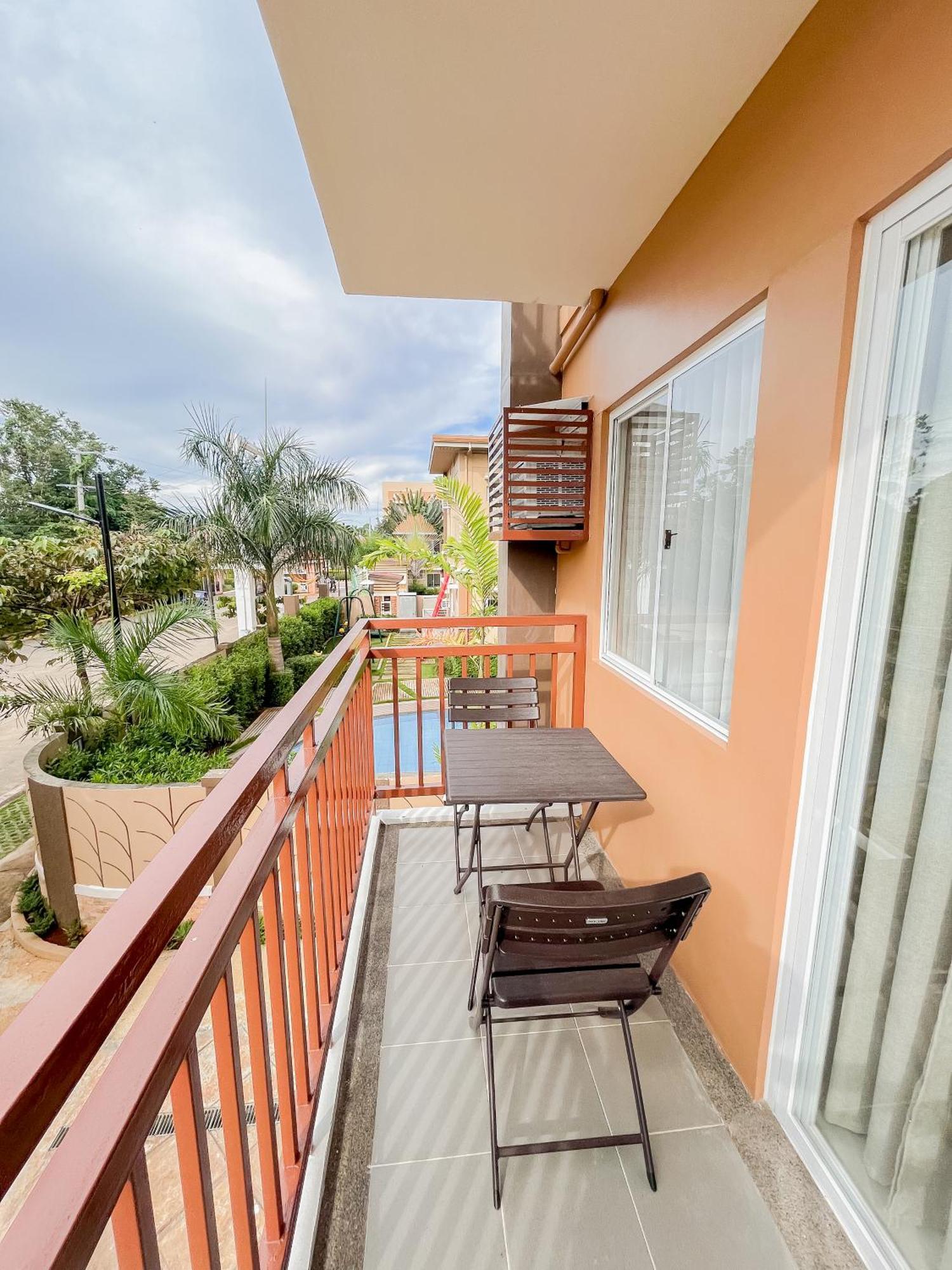2 Bedroom And Studio Apartments With Private Pool And Gym In Vista Manors Verdant Puerto Princesa Екстер'єр фото