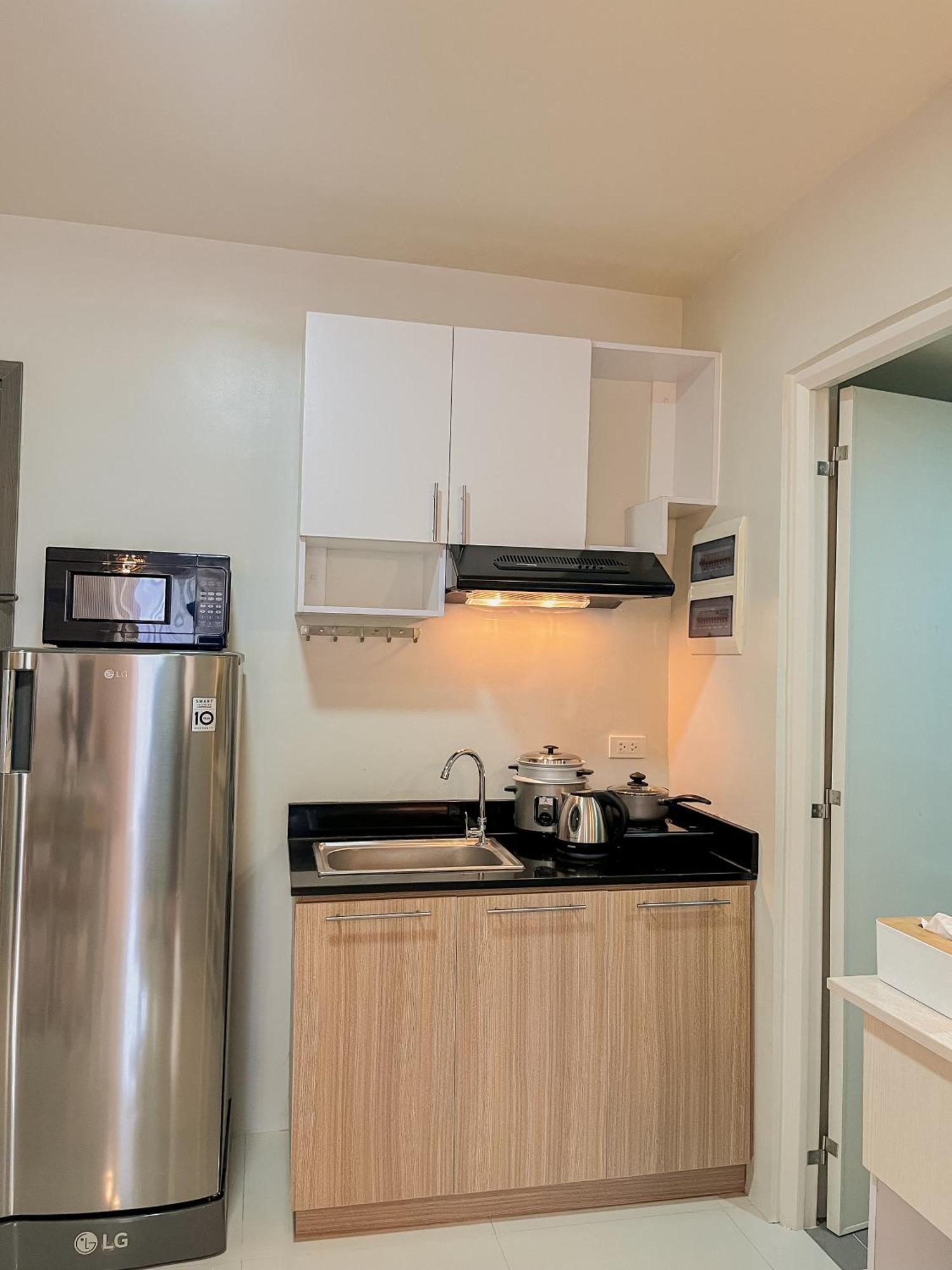 2 Bedroom And Studio Apartments With Private Pool And Gym In Vista Manors Verdant Puerto Princesa Екстер'єр фото