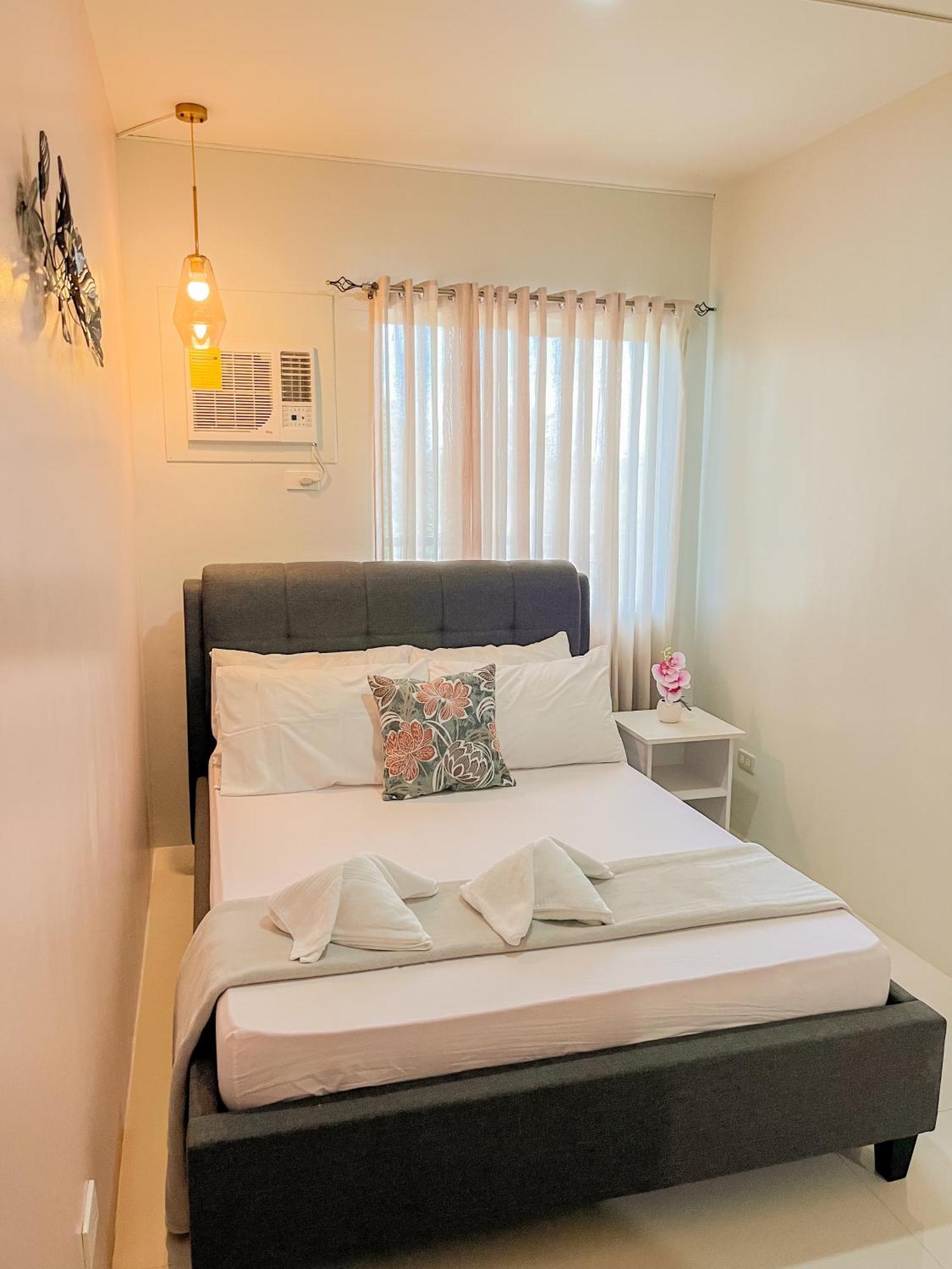 2 Bedroom And Studio Apartments With Private Pool And Gym In Vista Manors Verdant Puerto Princesa Екстер'єр фото