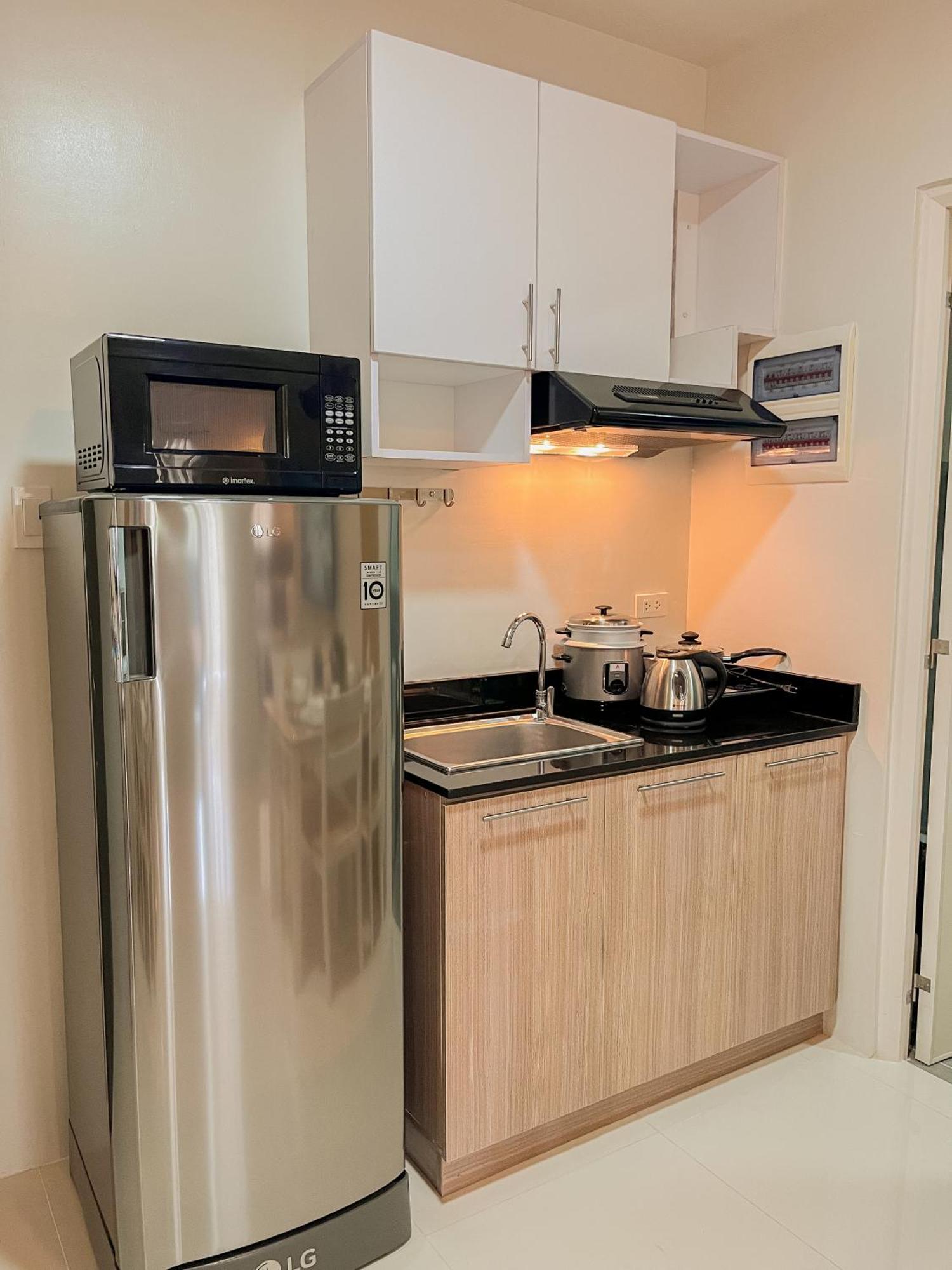 2 Bedroom And Studio Apartments With Private Pool And Gym In Vista Manors Verdant Puerto Princesa Екстер'єр фото