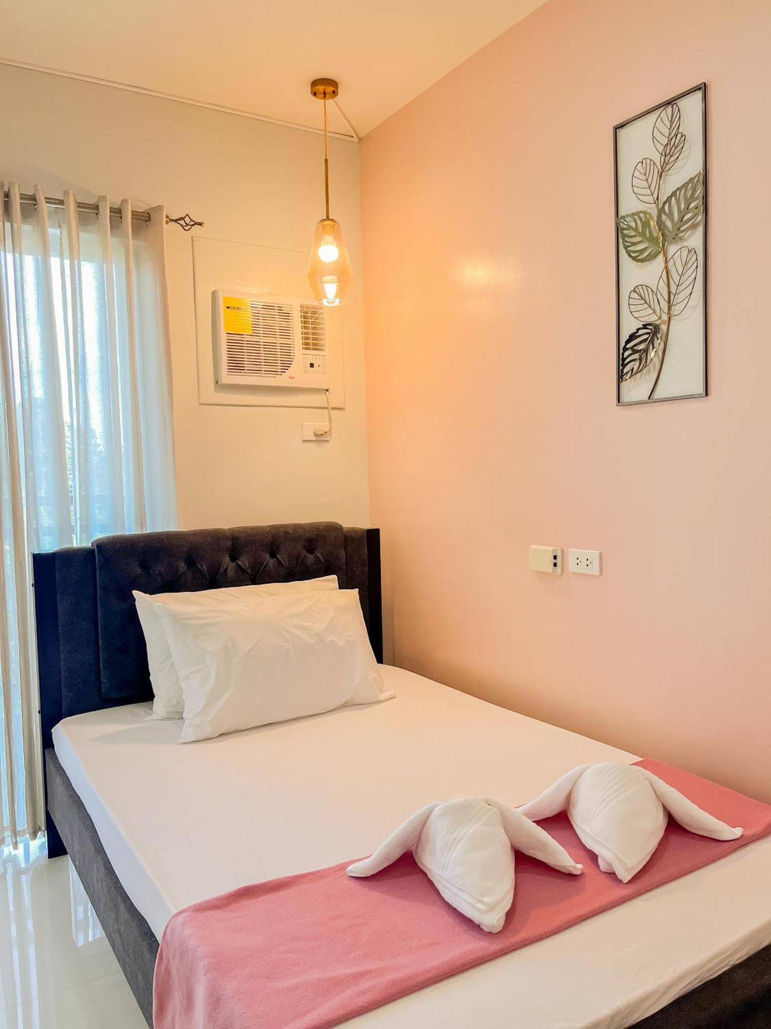 2 Bedroom And Studio Apartments With Private Pool And Gym In Vista Manors Verdant Puerto Princesa Екстер'єр фото