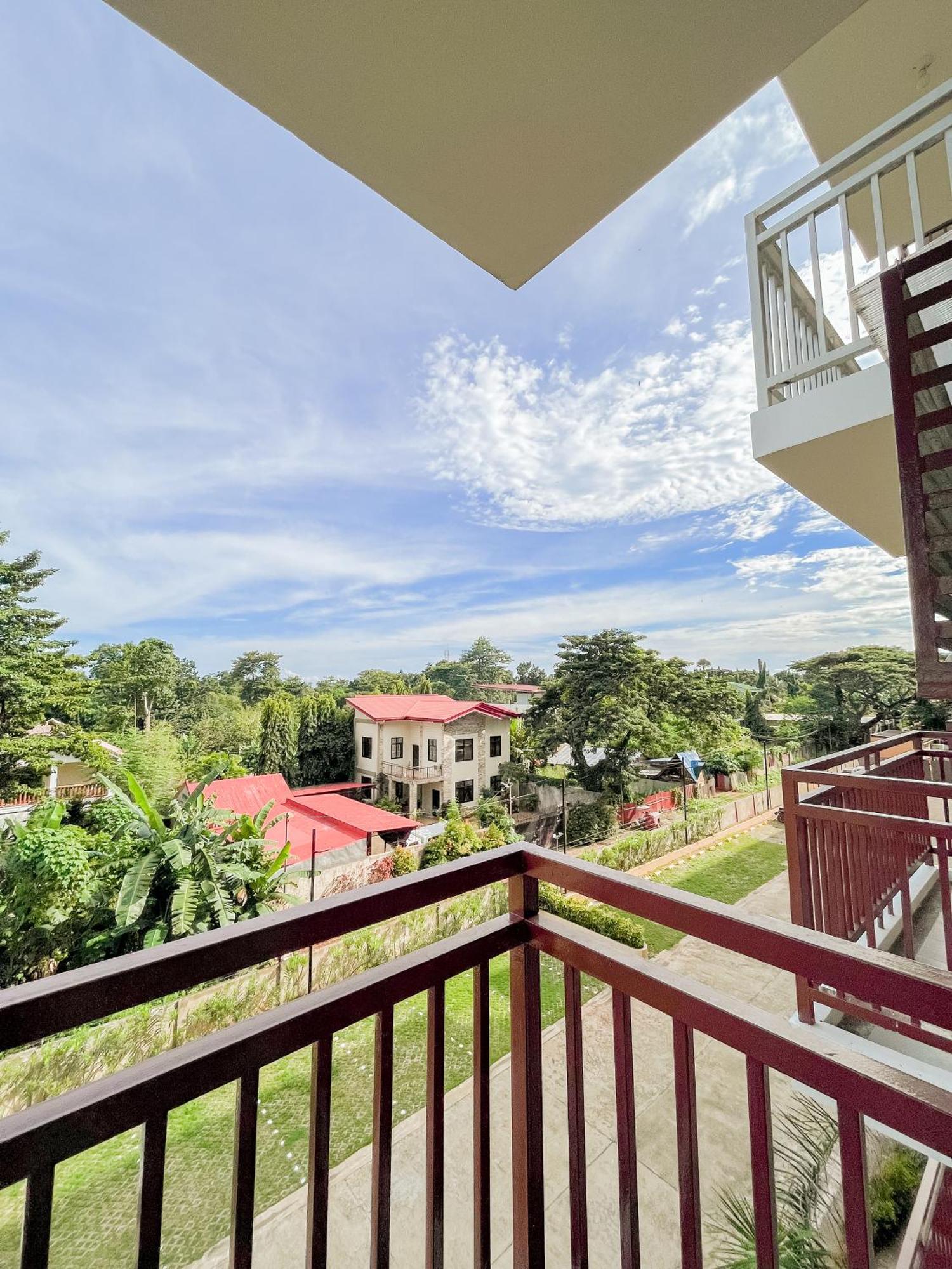 2 Bedroom And Studio Apartments With Private Pool And Gym In Vista Manors Verdant Puerto Princesa Екстер'єр фото