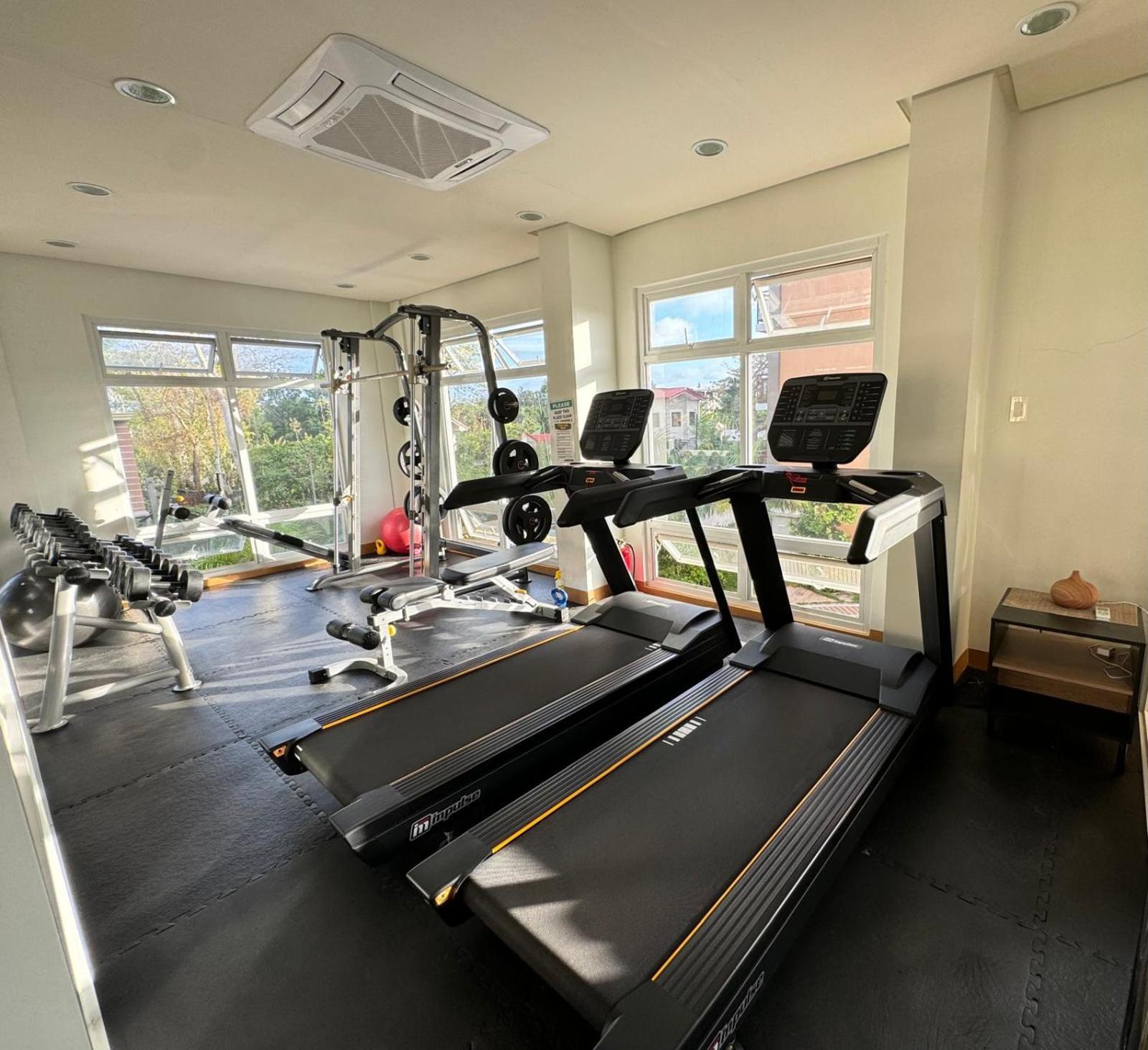 2 Bedroom And Studio Apartments With Private Pool And Gym In Vista Manors Verdant Puerto Princesa Екстер'єр фото