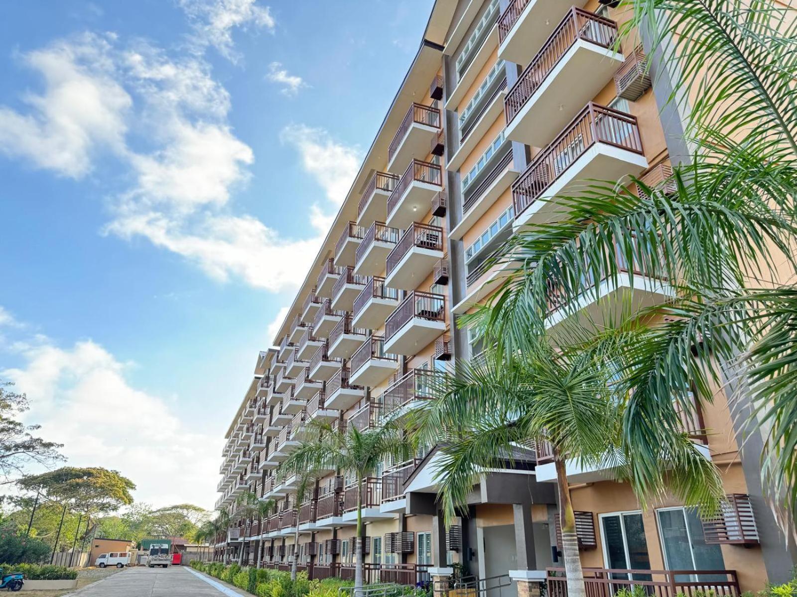 2 Bedroom And Studio Apartments With Private Pool And Gym In Vista Manors Verdant Puerto Princesa Екстер'єр фото