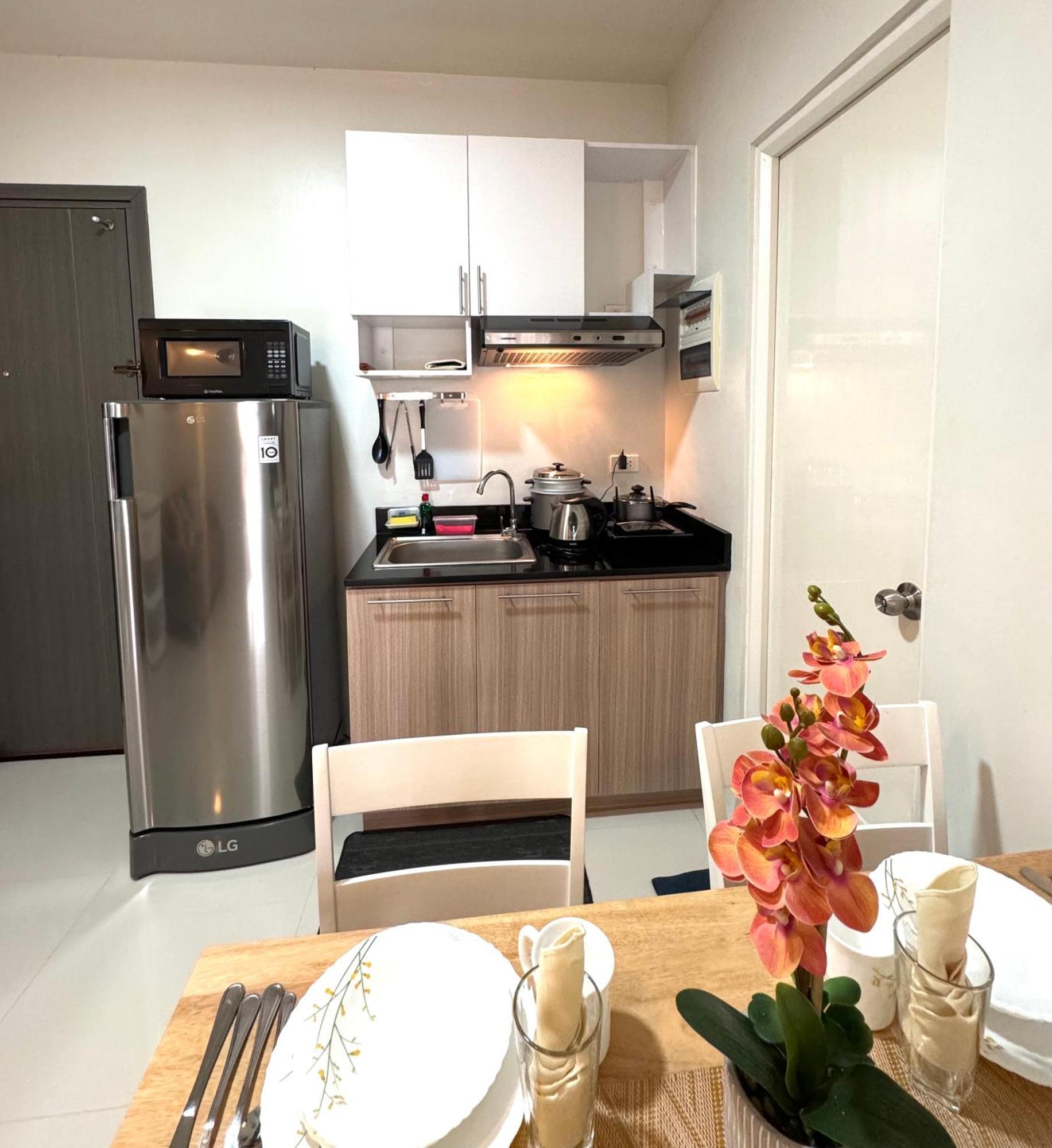 2 Bedroom And Studio Apartments With Private Pool And Gym In Vista Manors Verdant Puerto Princesa Екстер'єр фото
