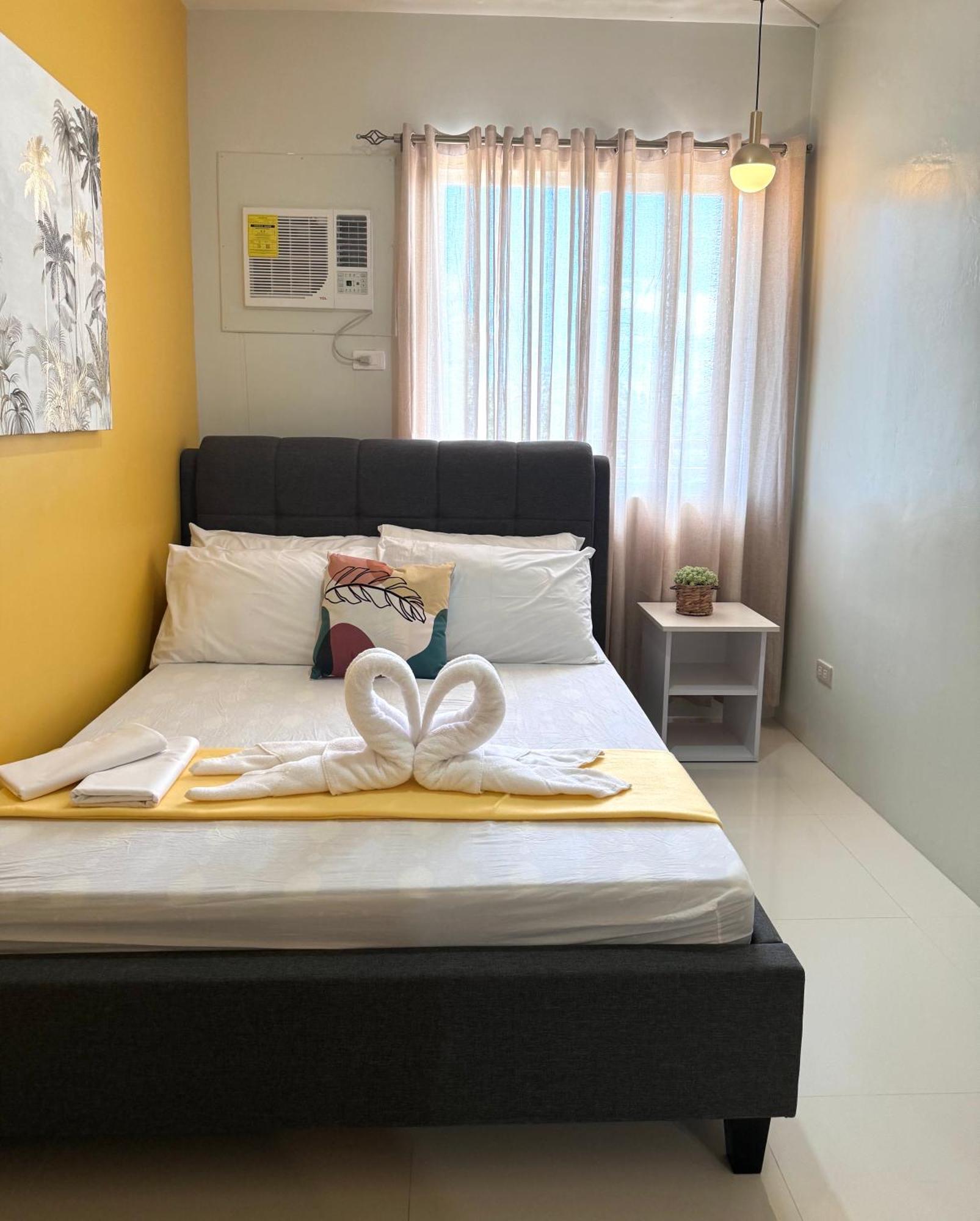 2 Bedroom And Studio Apartments With Private Pool And Gym In Vista Manors Verdant Puerto Princesa Екстер'єр фото
